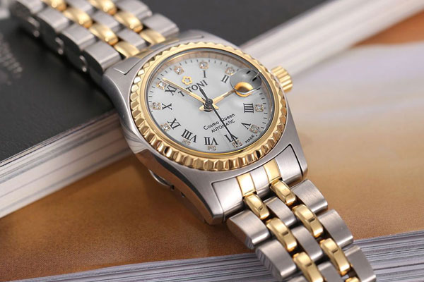 原价8000梅花二手手表回收多少钱更划算