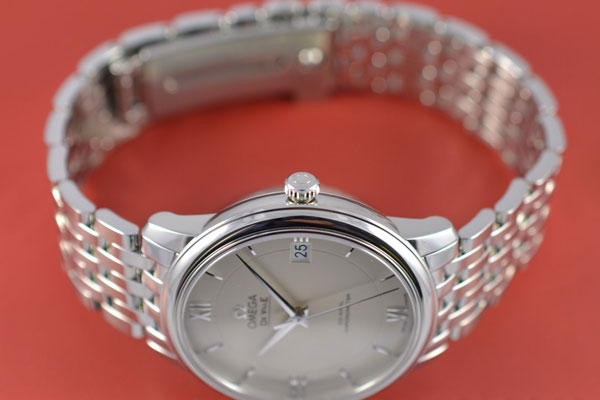 16年前欧米茄蝶飞手表回收现在还有价值吗
