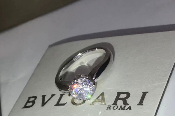 购买的钻石戒指可以卖吗 回收处理是个好选择