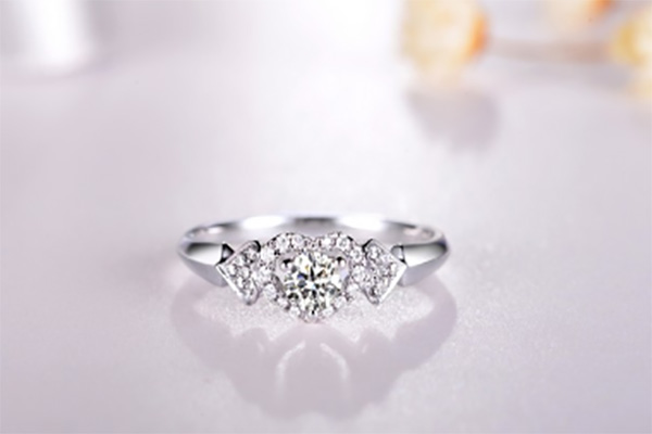周大生售价4000的钻石戒指回收能卖多少钱