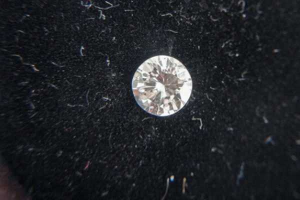 六福钻石回收价格和什么有关