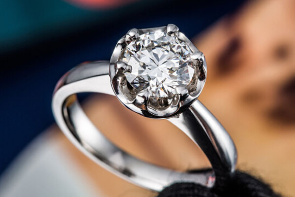 五万元左右白金钻石戒指回收能卖多少钱