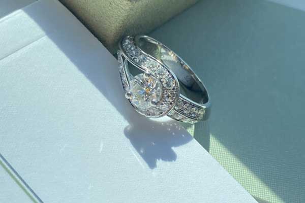 梵克雅宝钻石戒指回收会看品牌价值吗