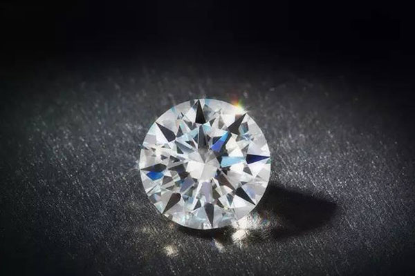 回收无证书的50分k色钻石能卖多少钱