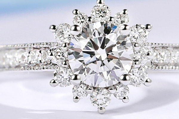 新买的钻石戒指没有证书可以回收吗
