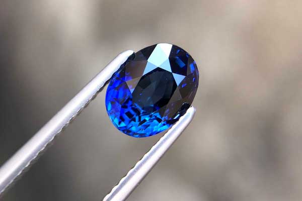 钻石和蓝宝石哪个保值你知道吗