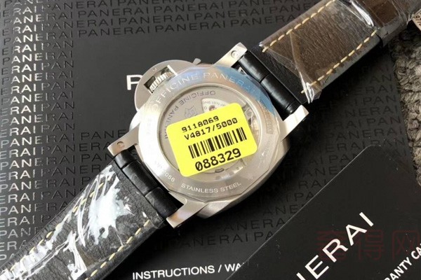 沛纳海LUMINOR1950系列腕表表壳