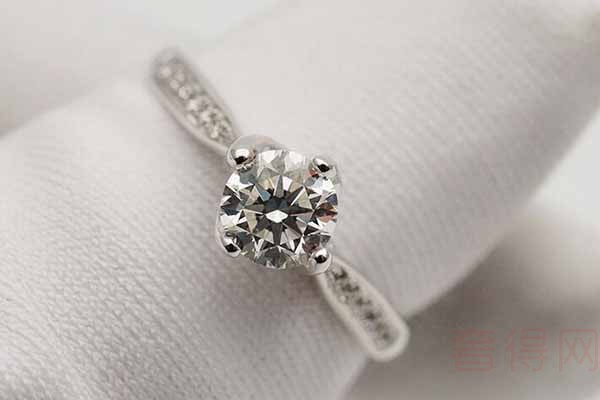米朵兰0.5克拉钻石戒指细节