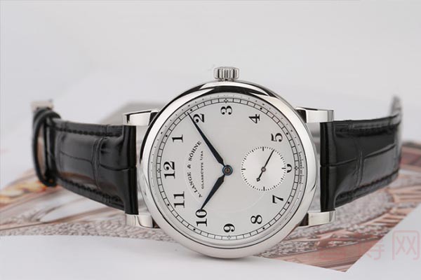浪琴月相1832手表回收价格有多少