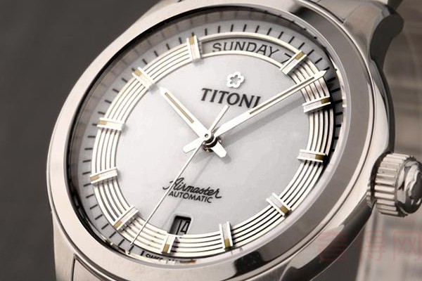品牌档次较低的瑞士手表可以回收的吗