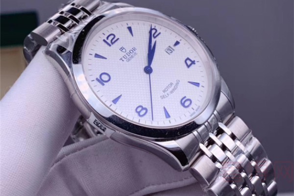 有磨损的旧手表最低回收价格多少