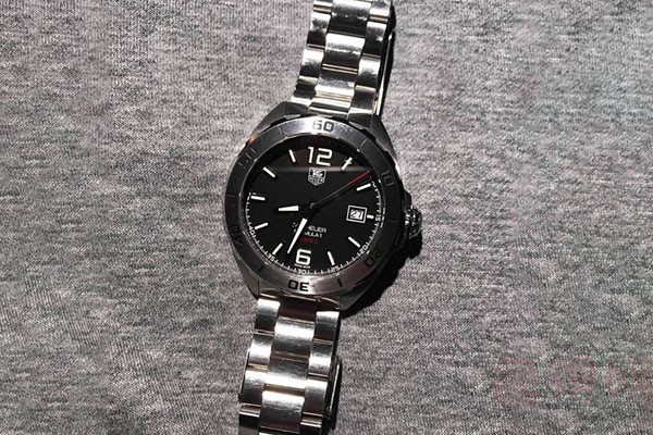 泰格豪雅旧手表回收行情不如新款好？