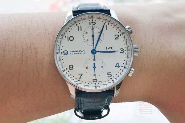 热销的瑞士万国手表回收多少钱