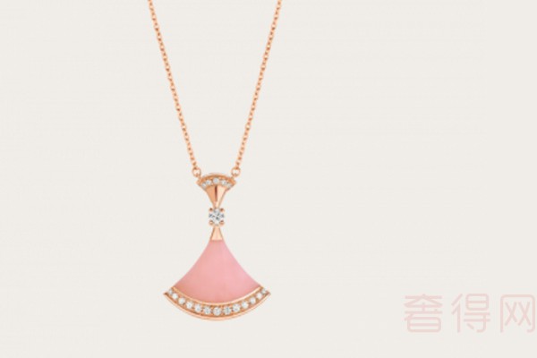 粉色宝格丽项链回收价钱和它的颜色有关系吗