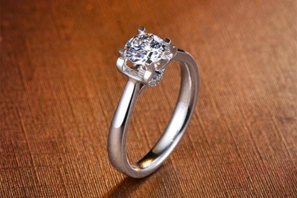 钻石戒指回收的话多少钱 戒托材质重要吗