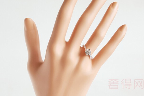 一万多块钱的钻石戒指回收多少钱