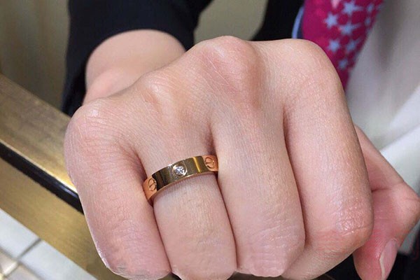 品牌授权的卡地亚专柜回收二手戒指吗