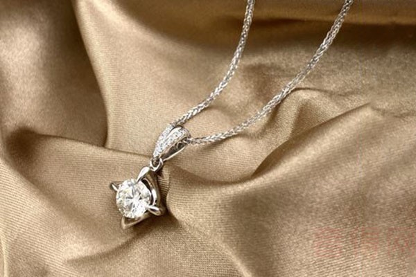 金大福钻石项链回收价值光看钻石品质能算？