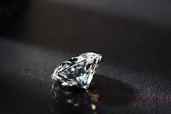 回收无证书的50分k色钻石能卖多少钱