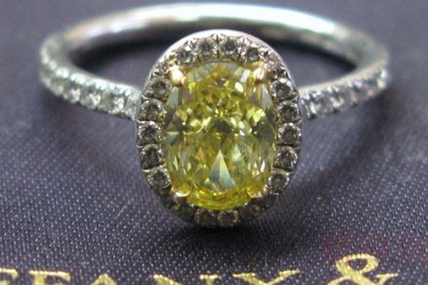 全新的蒂芙尼黄钻戒指二手回收价格可观吗
