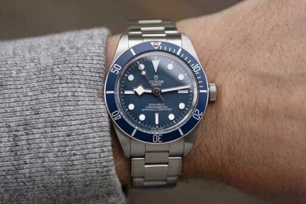 一万元左右的男士手表推荐哪款 适合30岁年纪戴