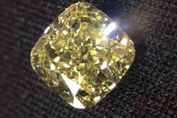 1克拉黄钻价格多少 跟白钻相比谁更贵
