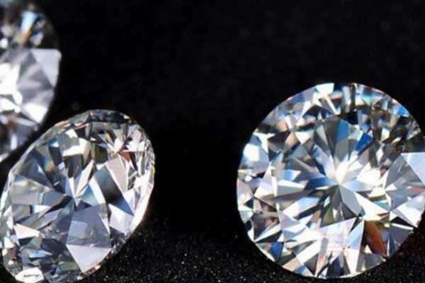 黄宝石和钻石哪个贵 保值性哪个强