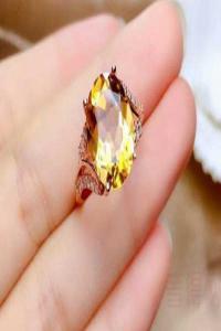 黄宝石和钻石哪个贵 保值性哪个强